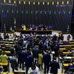 109 deputados de oposição aprovaram tributária em 2º turno
