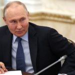 Putin faz acordo militar com 40 países africanos