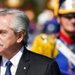 “Negacionistas da ditadura”, diz presidente argentino sobre Milei e vice